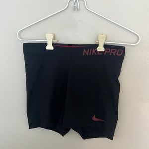 🌿 nike pros red and black size medium